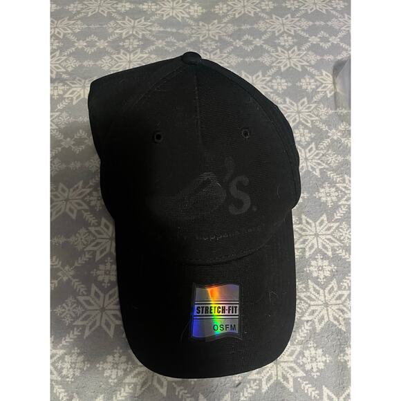 Chili’s Restaurant Black Hat One Size Fits Most - Picture 1 of 2